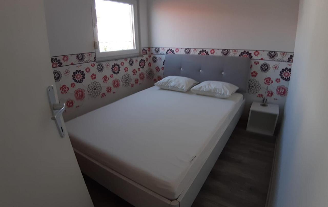 Apartment TONKO Vir Eksteriør billede